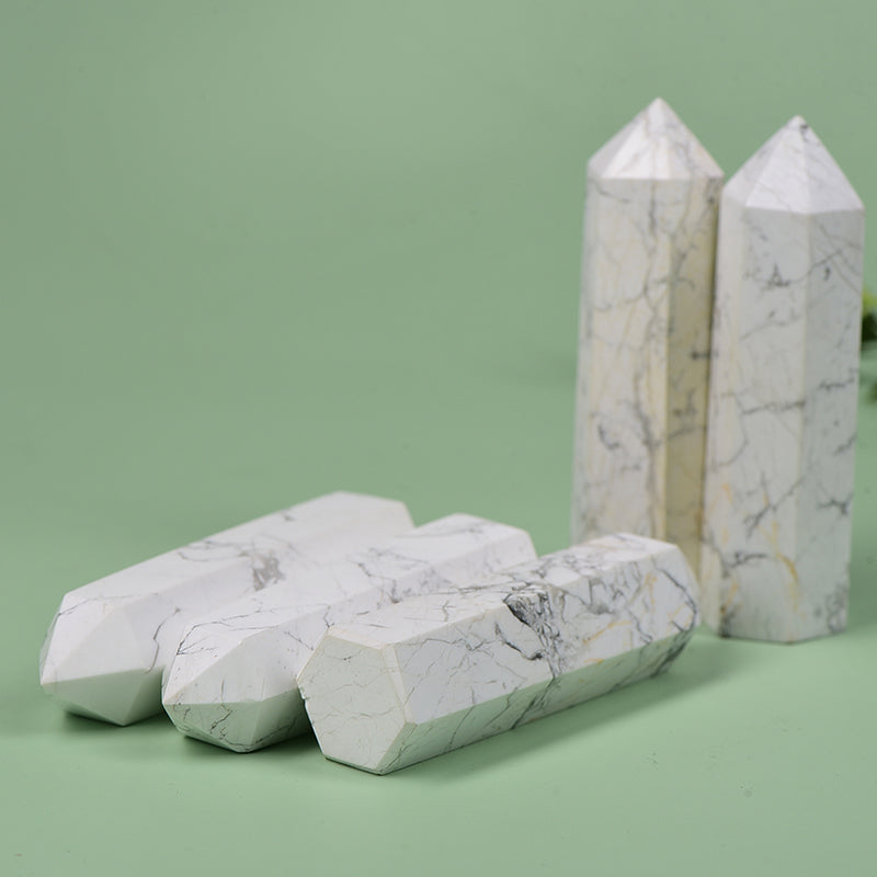 Howlite Point
